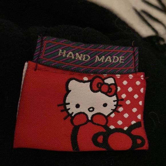 Delux Hello Kitty winter hat with mohawk - Picture 3 of 3